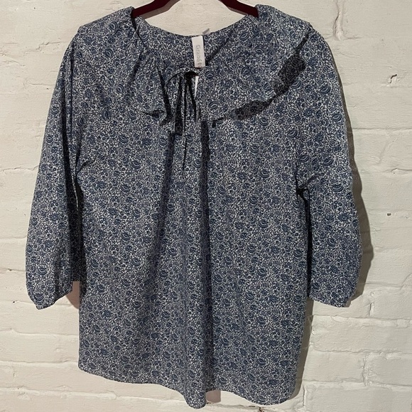 grand & greene Tops - Women’s Flower-print Top L
